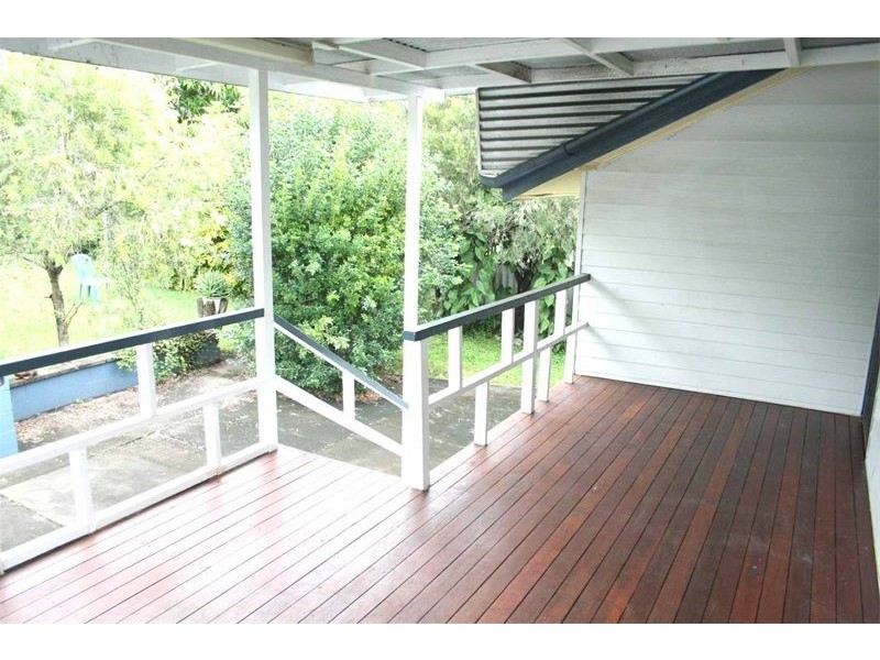 13 Waratah Avenue, Graceville QLD 4075