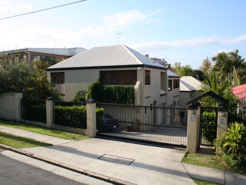 4/32 Sisley Street, St Lucia QLD 4067