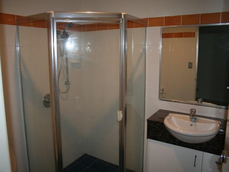 4/32 Sisley Street, St Lucia QLD 4067