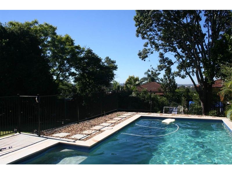 19 Blackheath Road, Oxley QLD 4075