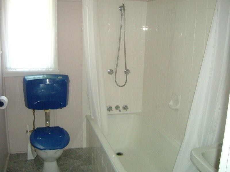 8 Wylie Street, Graceville QLD 4075