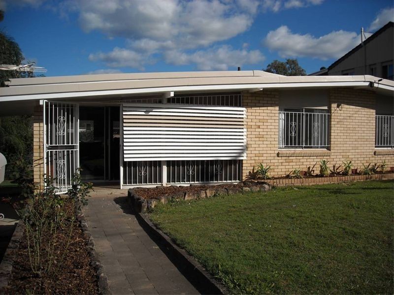 4 Robbins Street, Corinda QLD 4075