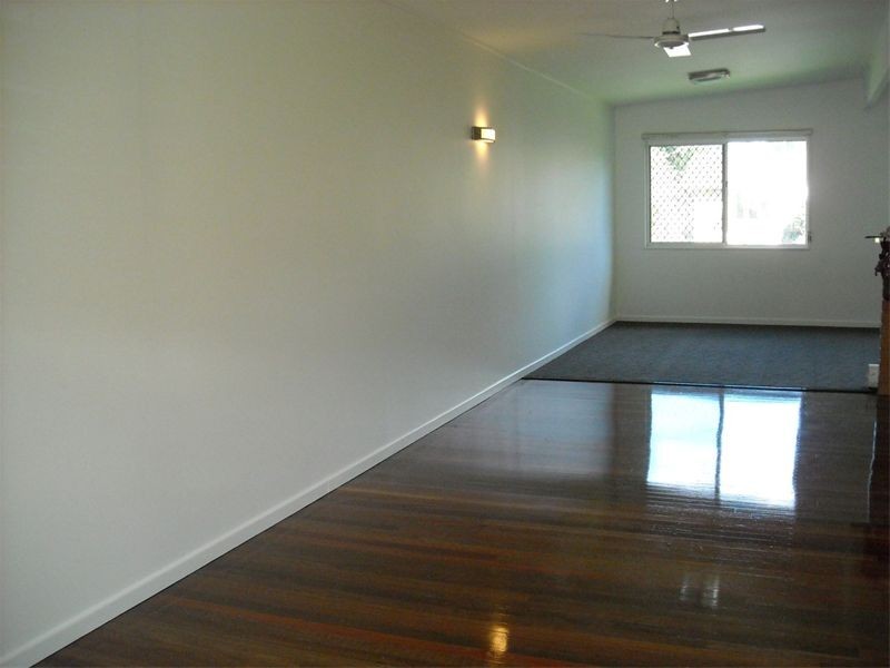 4 Robbins Street, Corinda QLD 4075