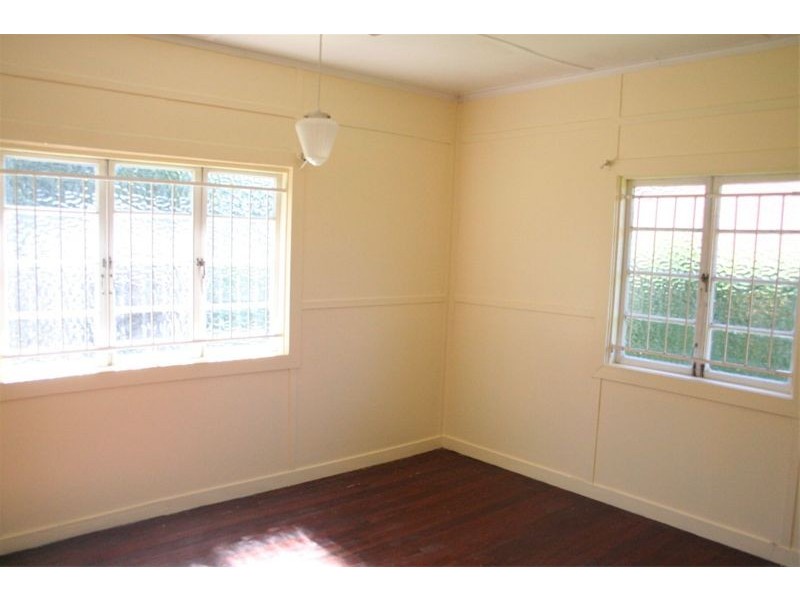 49 WYLIE STREET, Graceville QLD 4075