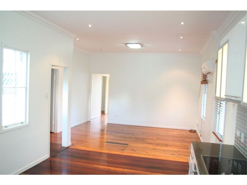 12 Cook Street, Oxley QLD 4075