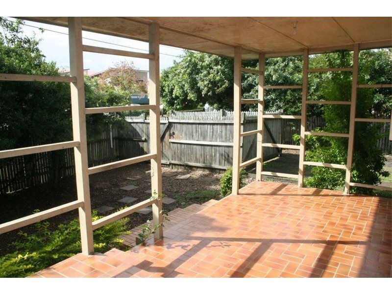 147 Graceville Avenue, Graceville QLD 4075