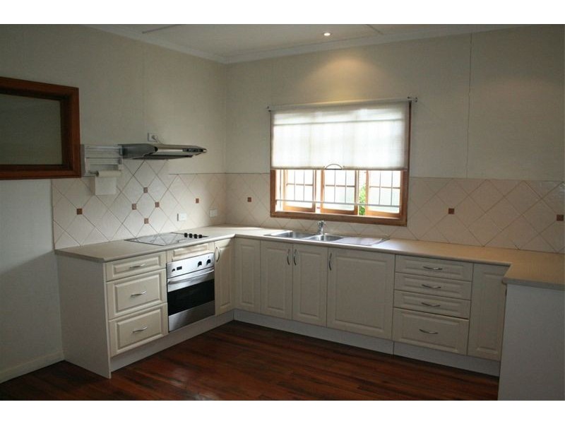 147 Graceville Avenue, Graceville QLD 4075