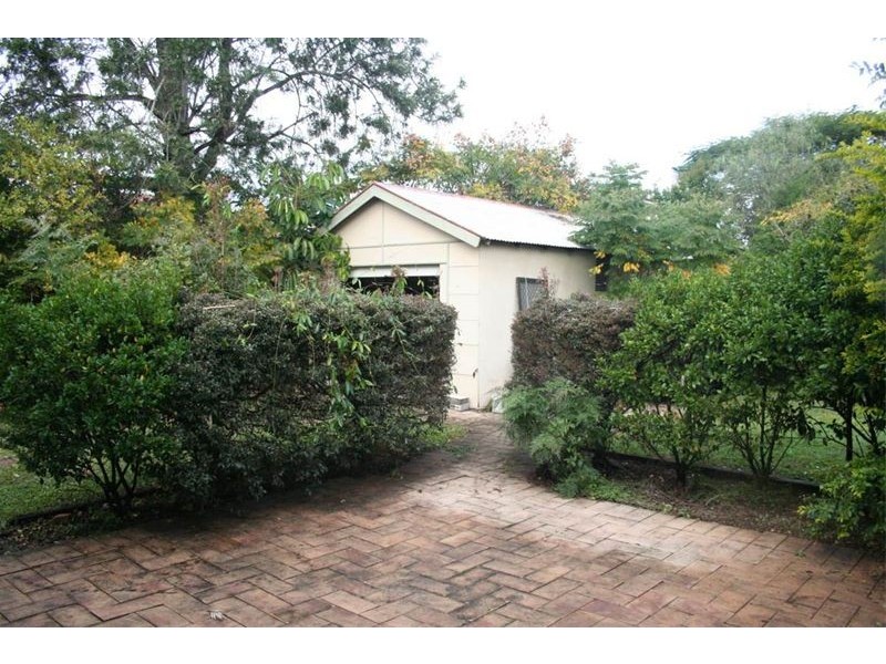 147 Graceville Avenue, Graceville QLD 4075