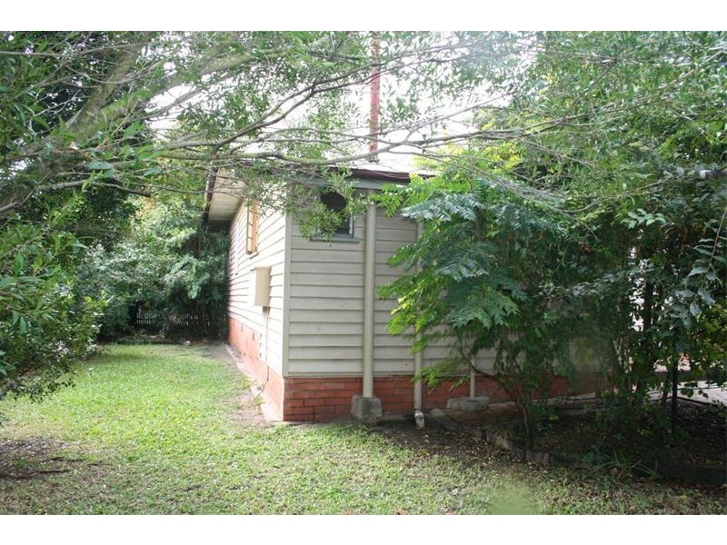 147 Graceville Avenue, Graceville QLD 4075