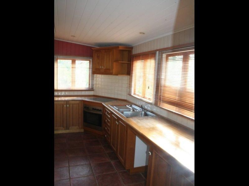 100 Lynne Grove Avenue, Corinda QLD 4075