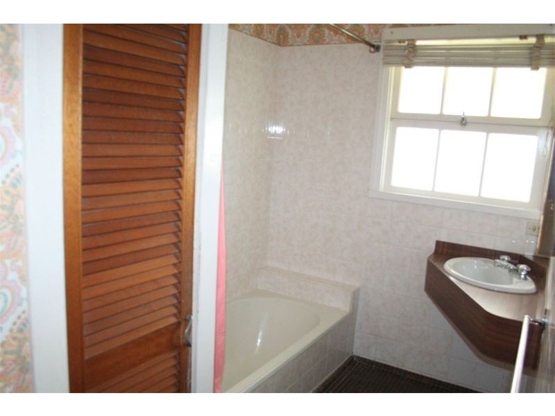 53 WYLIE STREET, Graceville QLD 4075