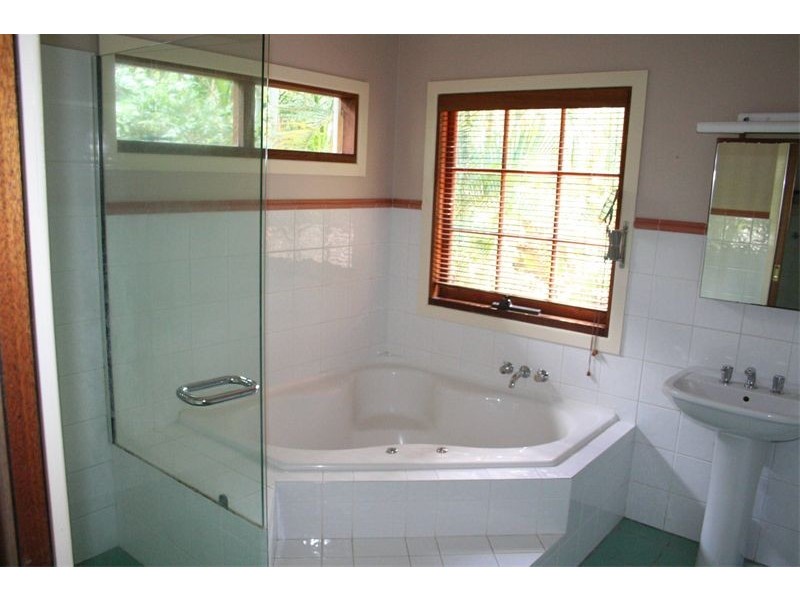 83 Honour Avenue, Chelmer QLD 4068