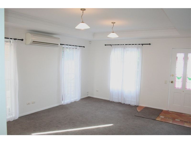 121 Honour Avenue, Chelmer QLD 4068