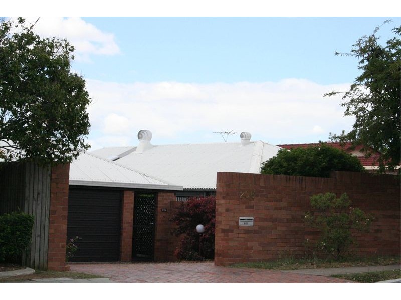 206 Swann Road, Taringa QLD 4068