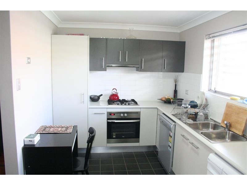 2/14 Coyne Street, Sherwood QLD 4075