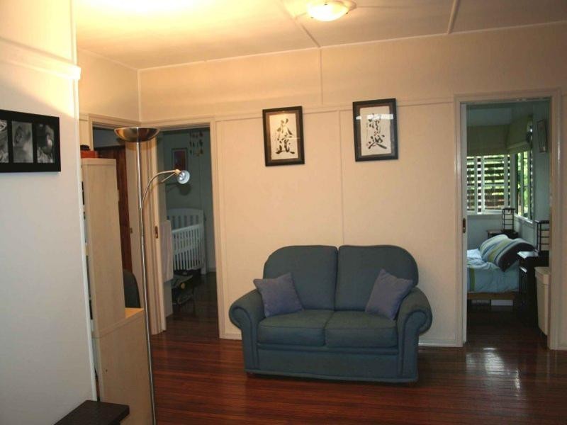 317 Long Street East, Graceville QLD 4075