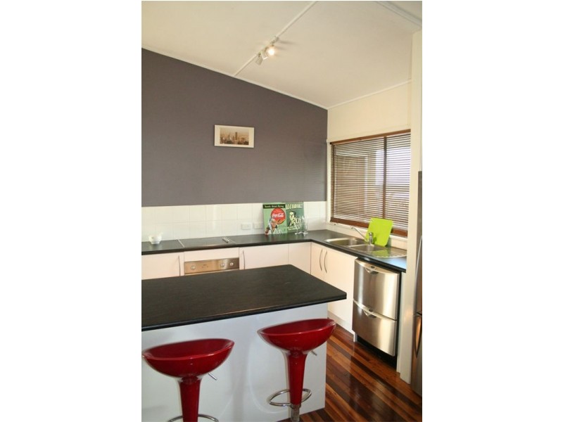 18 Kendall Street, Oxley QLD 4075