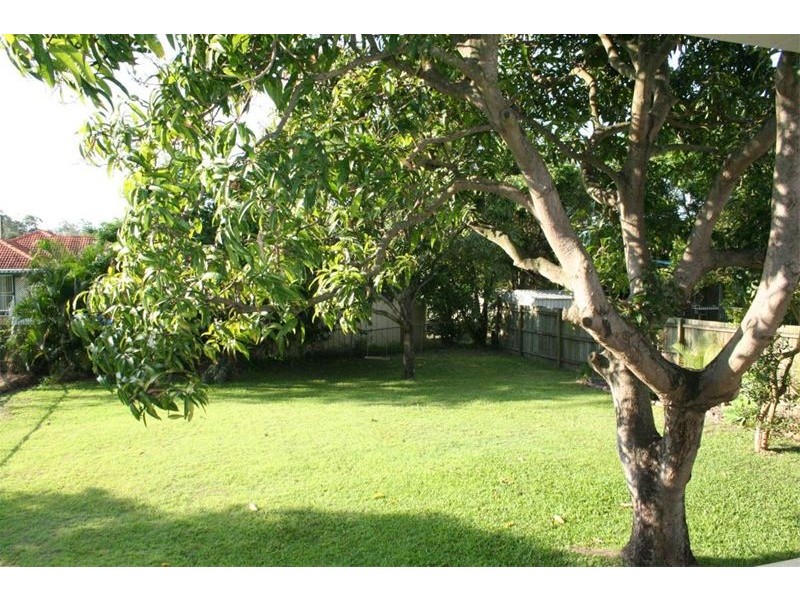 18 Kendall Street, Oxley QLD 4075