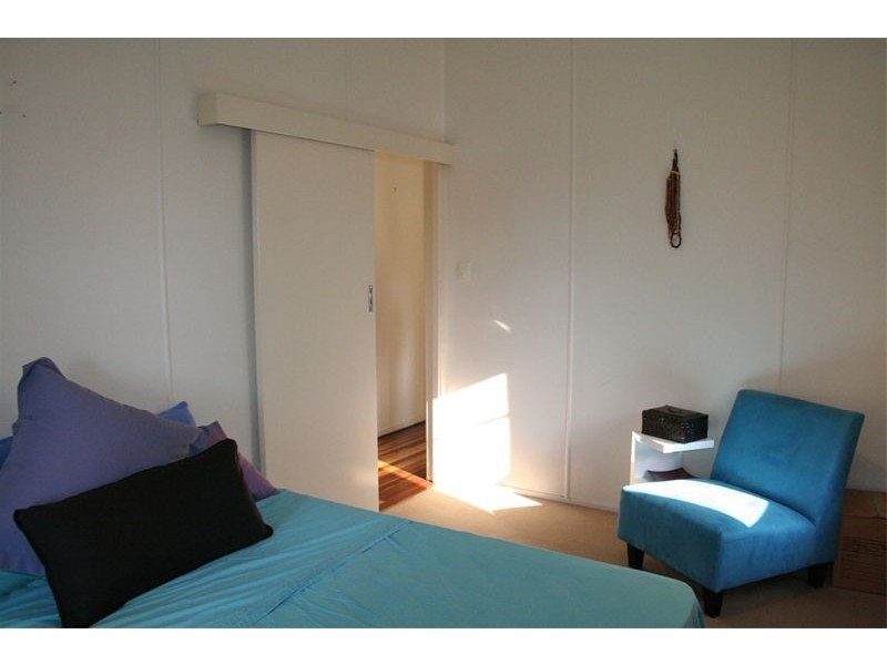 18 Kendall Street, Oxley QLD 4075