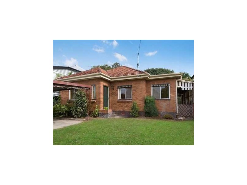 18 Blackheath Road, Oxley QLD 4075