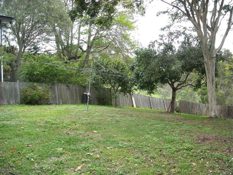 18 Blackheath Road, Oxley QLD 4075