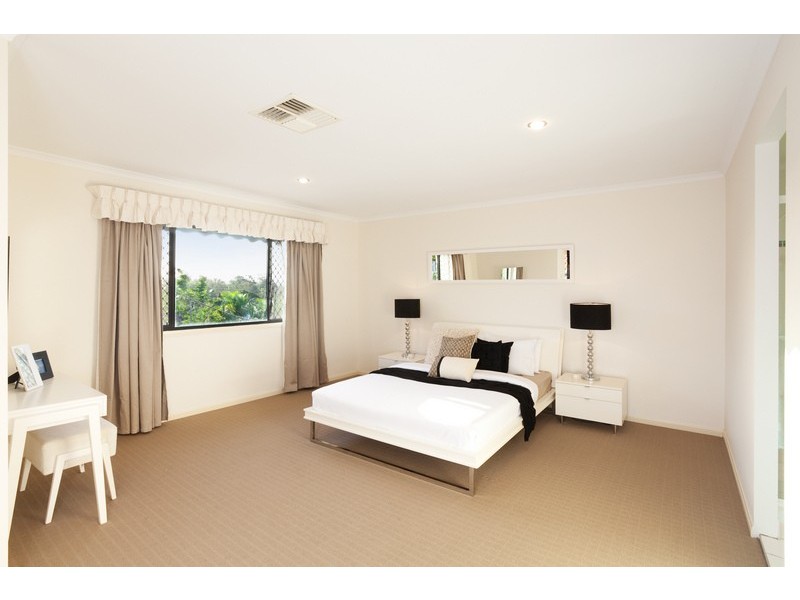 66 Robertson Street, Sherwood QLD 4075