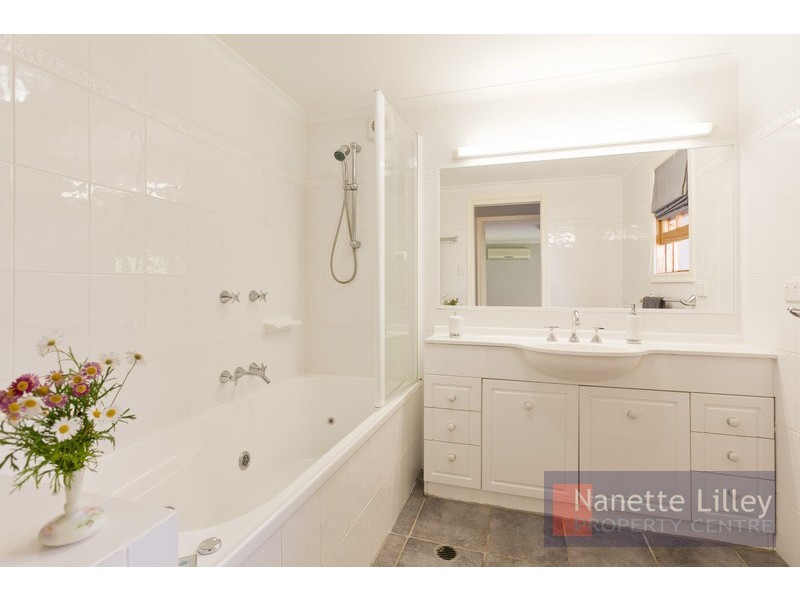 20 Douglas Street, Sherwood QLD 4075