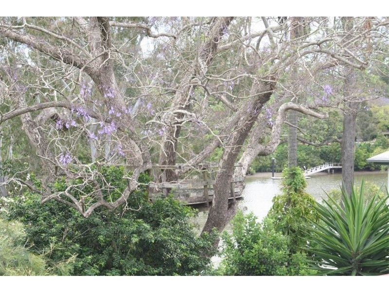 87 Bank Road, Graceville QLD 4075