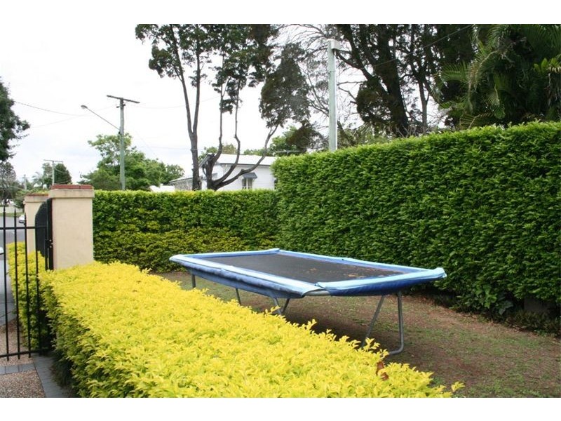 87 Bank Road, Graceville QLD 4075