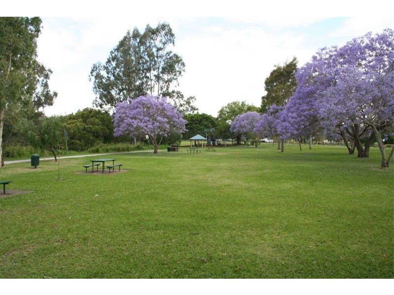 89 Nadine St, Graceville QLD 4075