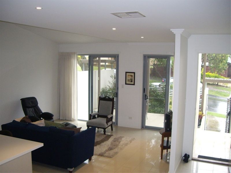 2/1 Robbins St, Corinda QLD 4075