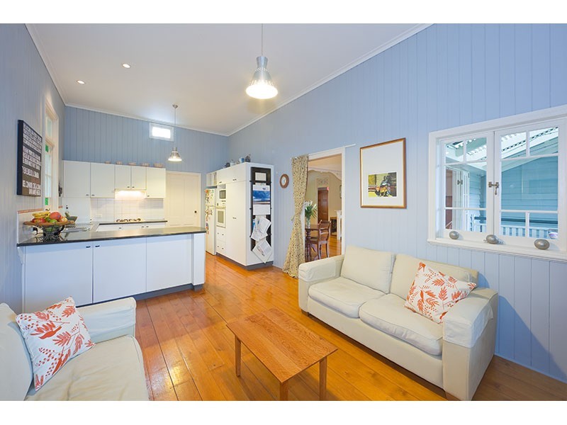 32 Frank Street, Graceville QLD 4075