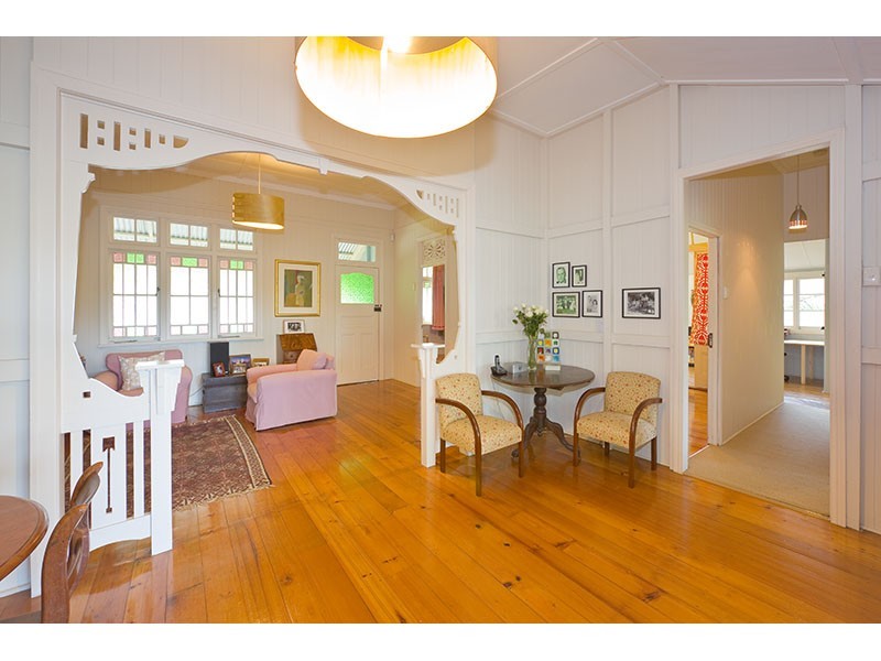 32 Frank Street, Graceville QLD 4075