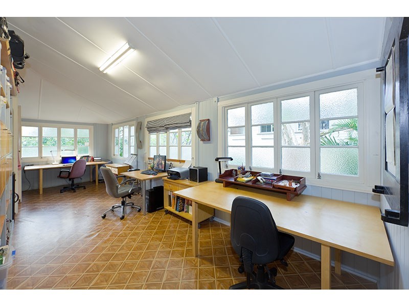 32 Frank Street, Graceville QLD 4075