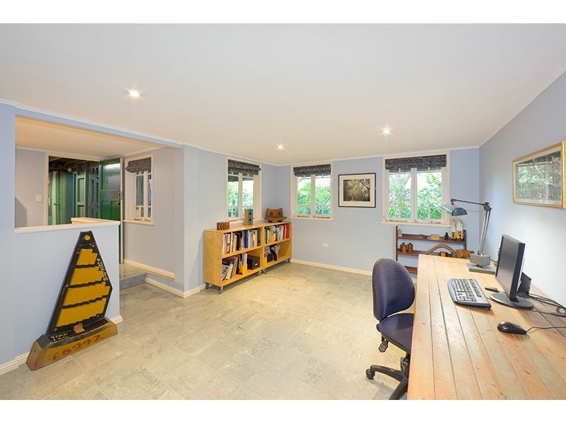 32 Frank Street, Graceville QLD 4075