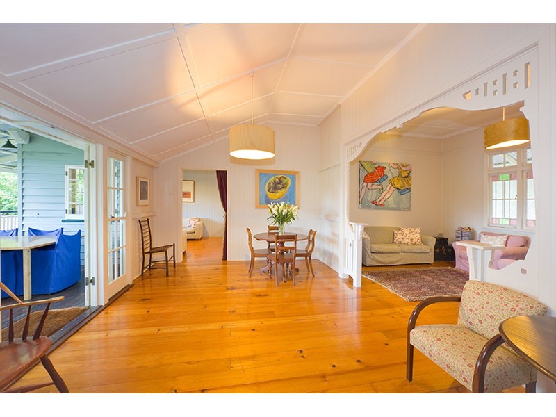 32 Frank Street, Graceville QLD 4075