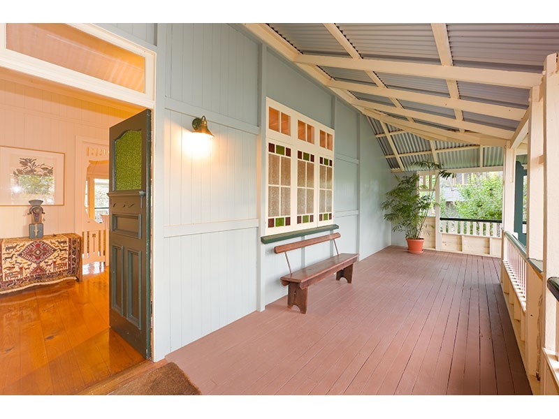 32 Frank Street, Graceville QLD 4075