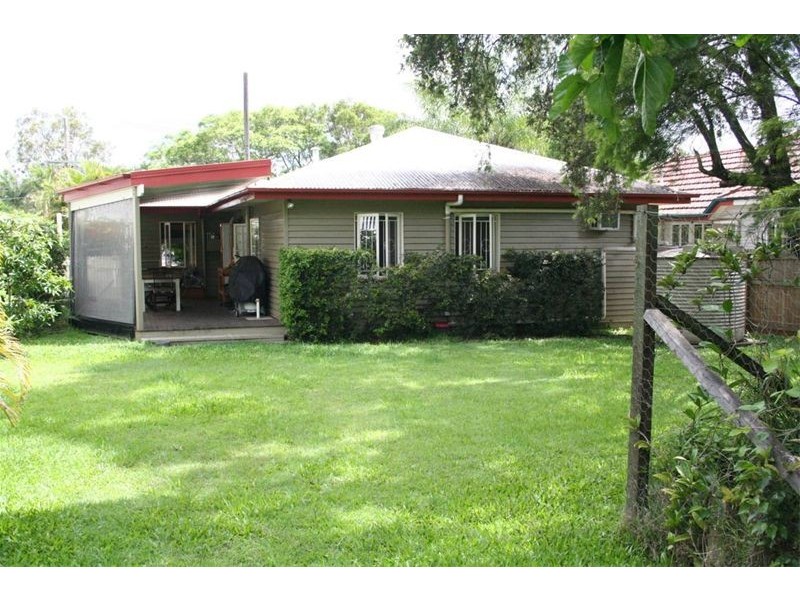 271 Long Street East, Graceville QLD 4075