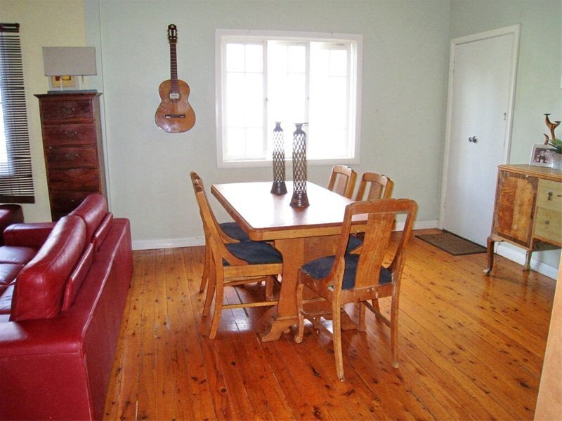 77 Sandon Street, Graceville QLD 4075