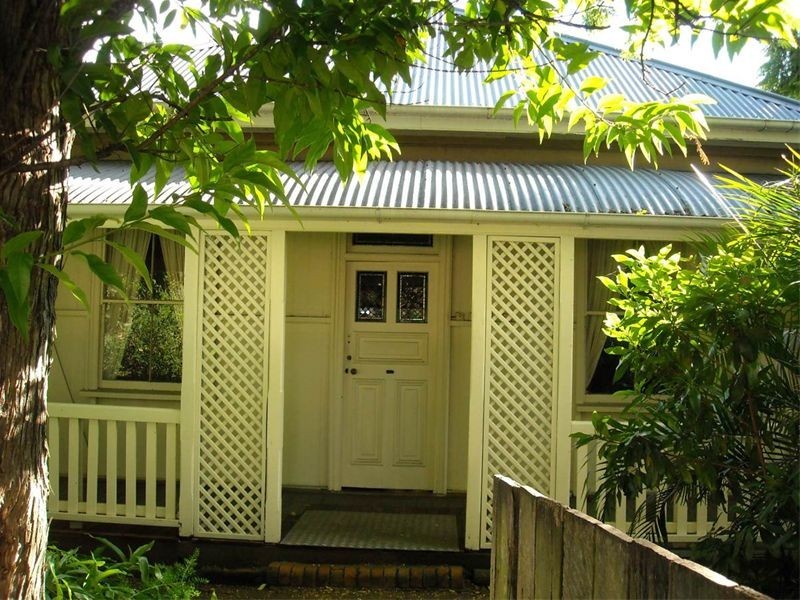 35 Swann Road, Taringa QLD 4068