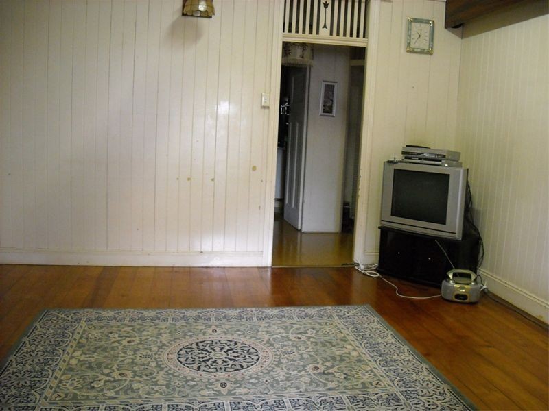 93 Honour Ave, Graceville QLD 4075