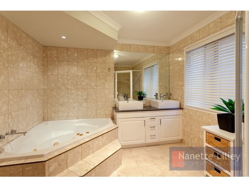 15 Rivergum Place, Fig Tree Pocket QLD 4069