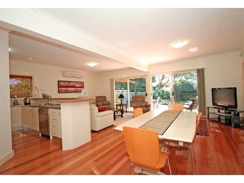 90 Long Street West, Graceville QLD 4075