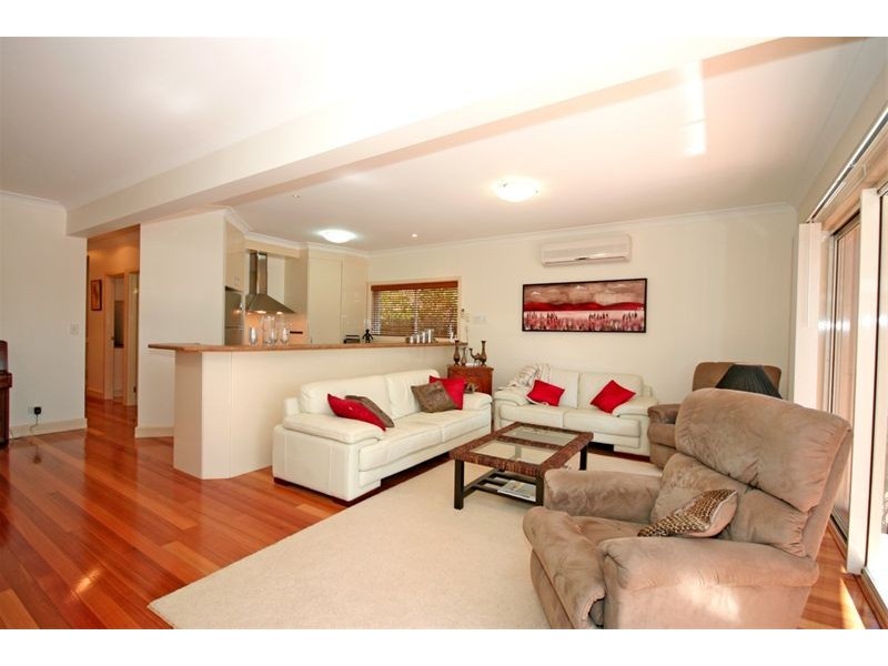 90 Long Street West, Graceville QLD 4075