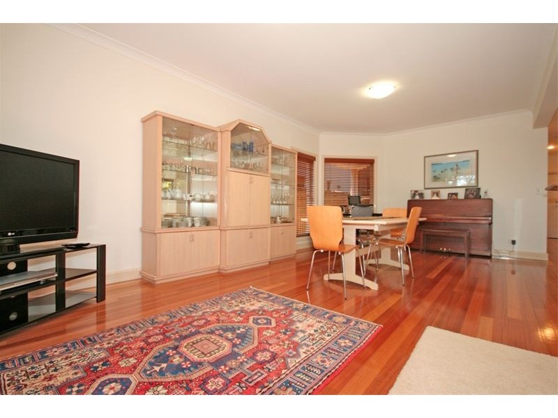 90 Long Street West, Graceville QLD 4075