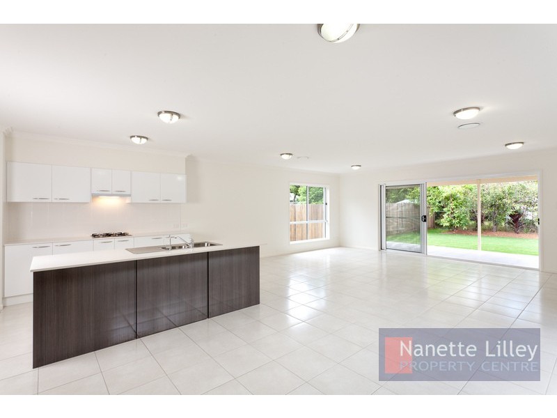 10 Kenilworth Street, Sherwood QLD 4075