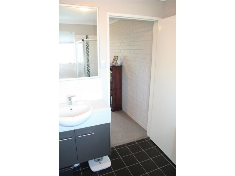 2/14 Coyne Street, Sherwood QLD 4075