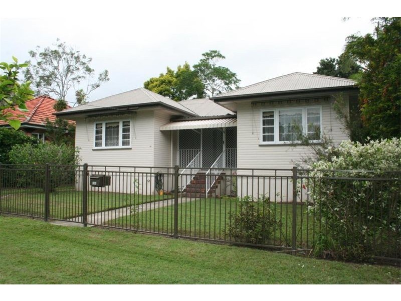 26 Bentinck Street, Sherwood QLD 4075