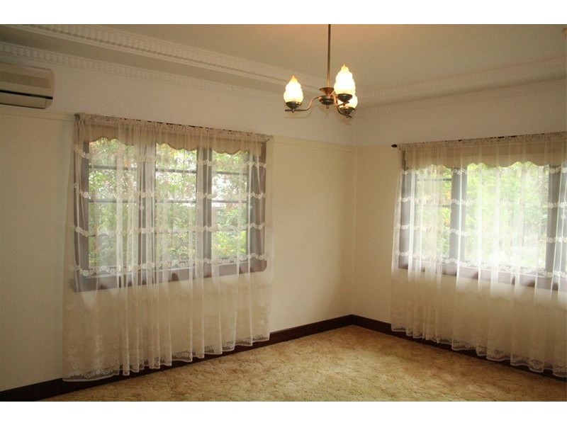 26 Bentinck Street, Sherwood QLD 4075