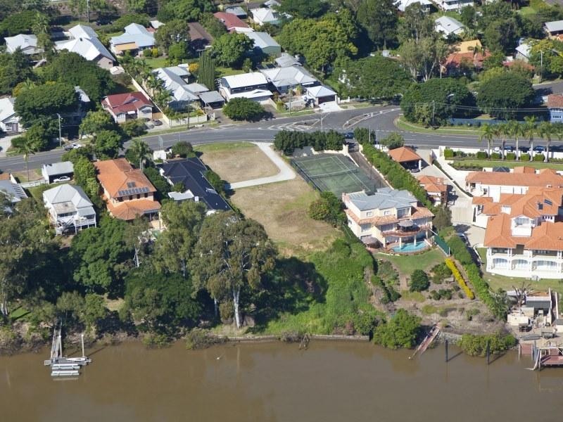 133-135 King Arthur Terrace, Tennyson QLD 4105